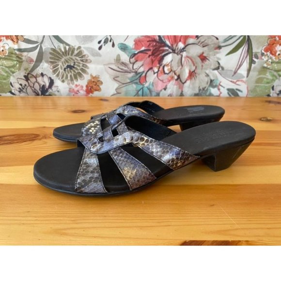 Munro Women's Leather Sandals Size 8N
